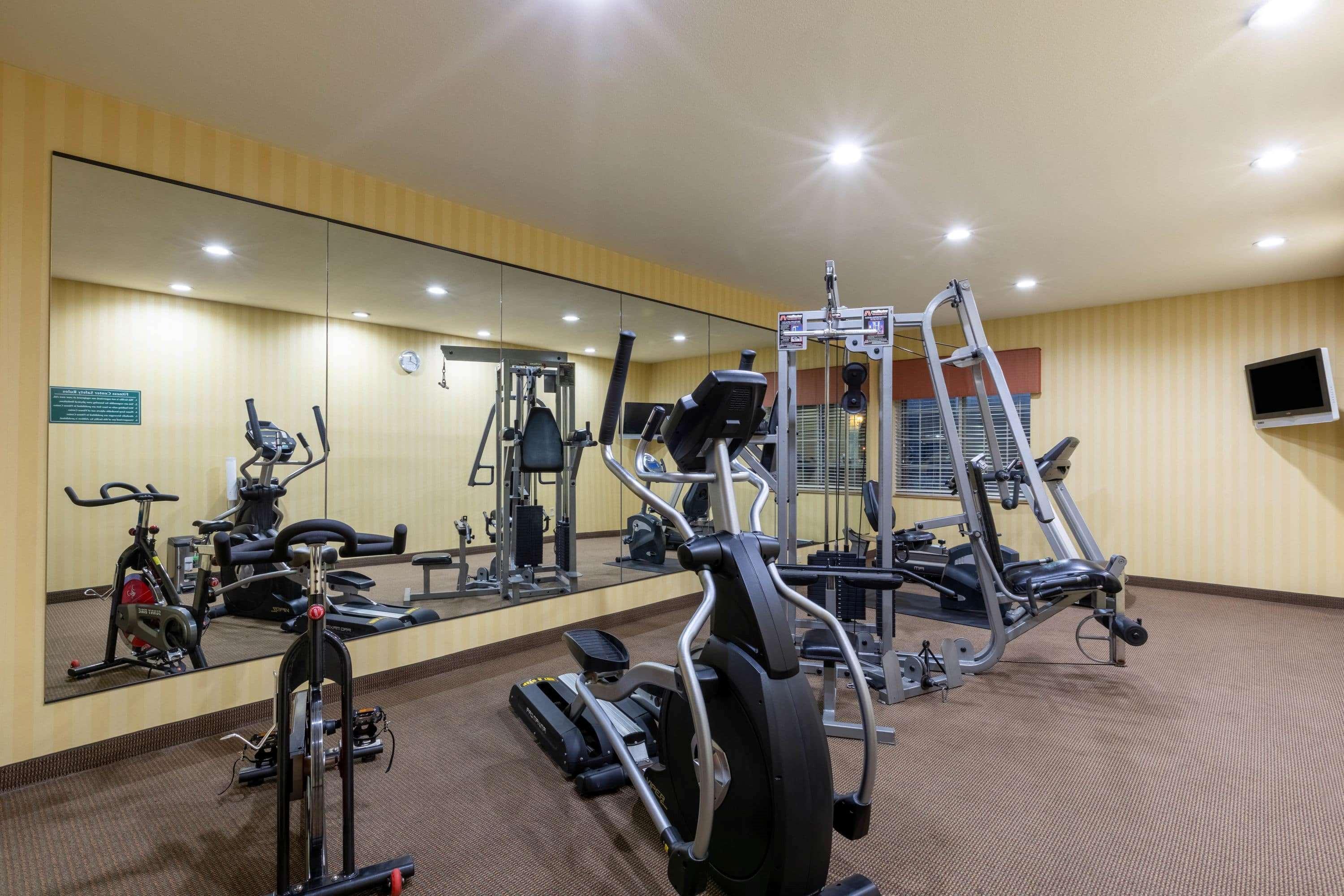 La Quinta By Wyndham Dodge City Bagian luar foto